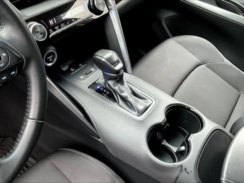 Used 2023 Toyota Venza LE image 15