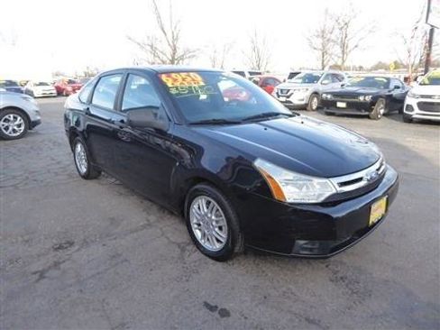 Used 2010 Ford Focus SE image 4