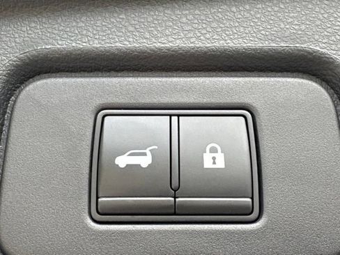 Used 2022 Nissan Pathfinder SL w/ SL Premium Package FWD image 12