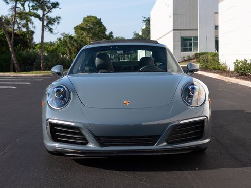 Used 2017 Porsche 911 Carrera RWD image 2