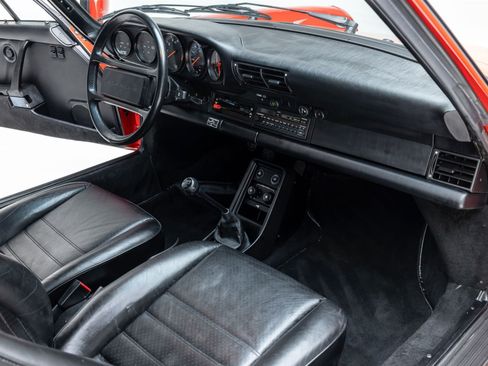 Used 1987 Porsche 911 Carrera RWD image 38