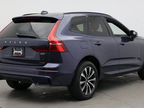 Used 2024 Volvo XC60 B5 Plus AWD/4WD image 8