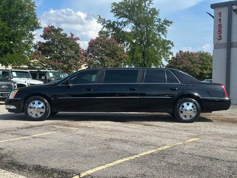 Used 2006 Cadillac DTS FWD image 3