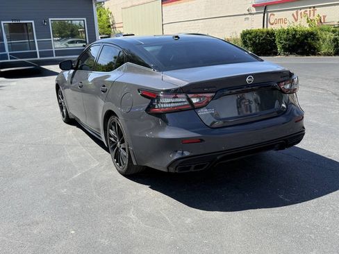 Used 2021 Nissan Maxima Platinum w/ 40th Anniversary Package FWD image 3