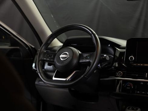 Used 2024 Nissan Pathfinder SV AWD/4WD image 17