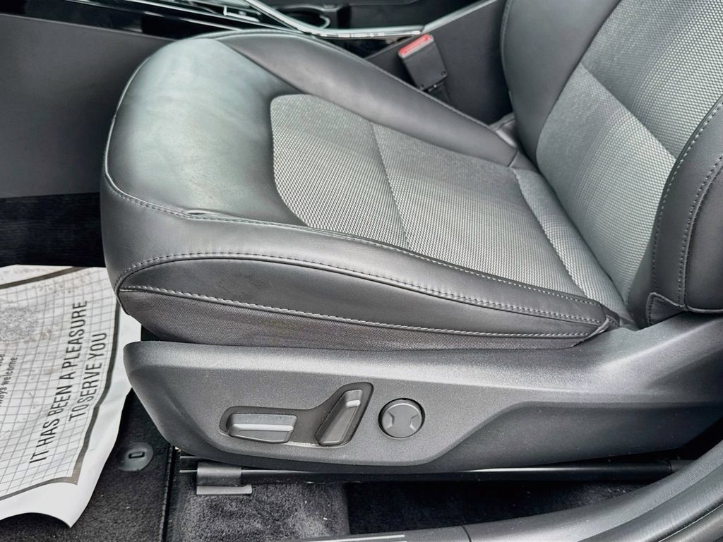 Certified 2023 Kia Niro EX Touring FWD image 22