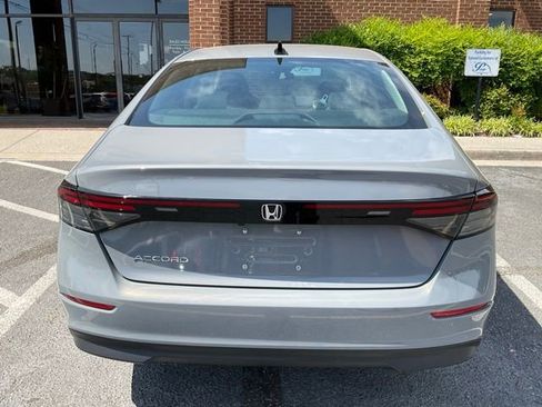 Used 2025 Honda Accord SE image 4