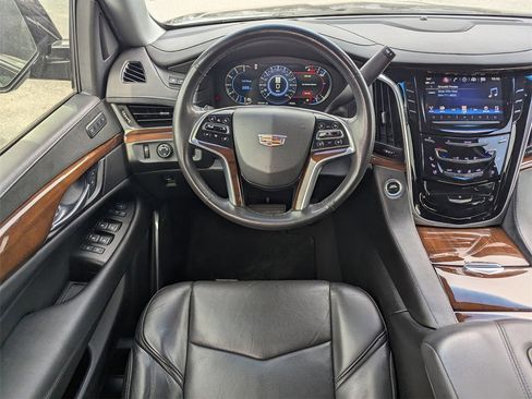 Used 2018 Cadillac Escalade ESV Premium Luxury image 18