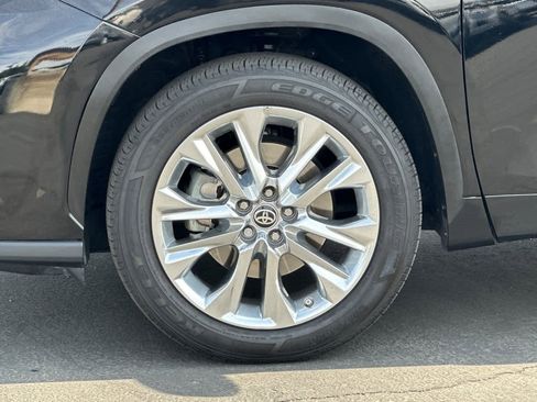 Used 2020 Toyota Highlander Limited image 26