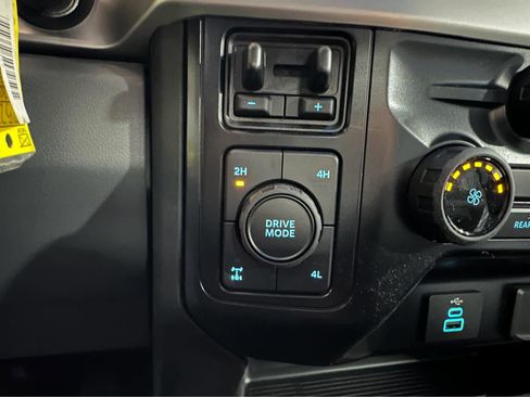 New 2025 Ford F350 XLT image 29