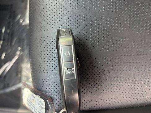 Used 2026 Kia Carnival FWD image 20