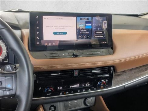 Used 2025 Nissan Rogue Platinum FWD image 13