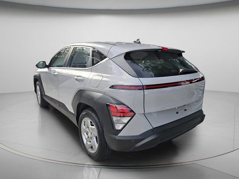 Used 2025 Hyundai Kona SE FWD image 7