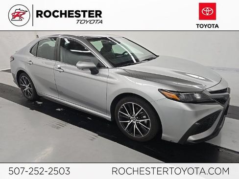 Used 2023 Toyota Camry SE w/ Cold Weather Package FWD image 1