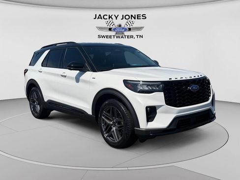 Used 2025 Ford Explorer ST-Line w/ Premium Package RWD image 7