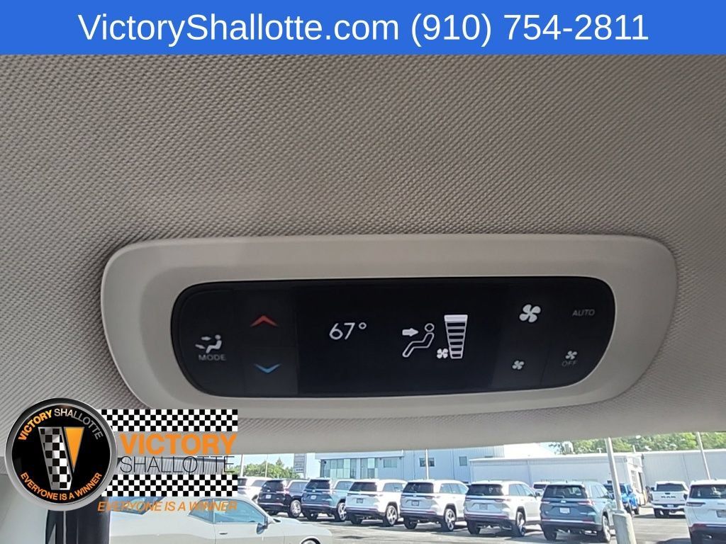 Certified 2022 Chrysler Pacifica Touring-L FWD image 27