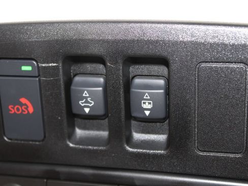 Used 2026 Nissan Pathfinder Platinum AWD/4WD image 55