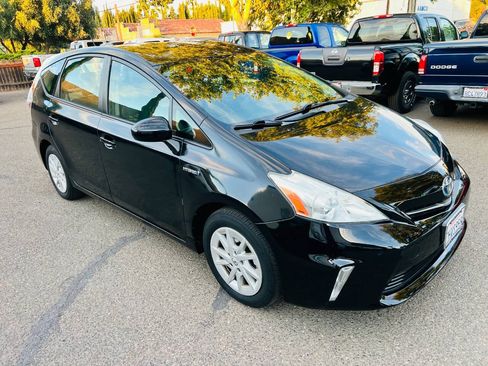 Used 2014 Toyota Prius V Three FWD image 2