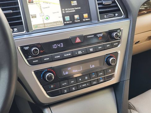 Used 2017 Hyundai Sonata Limited w/ Ultimate Package 04 FWD image 18