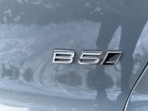 Used 2023 Volvo XC40 B5 Plus w/ Driver Assist Package image 16