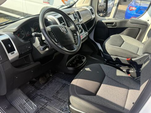 Used 2020 RAM ProMaster 2500 w/ Interior Convenience Group FWD image 12