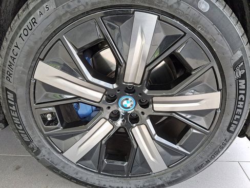 Certified 2025 BMW iX xDrive50 w/ Premium Package image 8