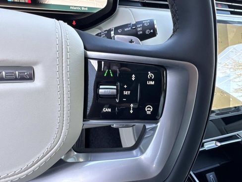 New 2026 Land Rover Range Rover Long Wheelbase SE image 30