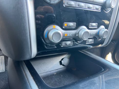 Used 2017 Nissan Pathfinder S FWD image 29