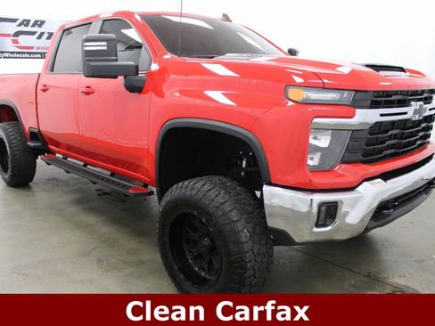 Used 2025 Chevrolet Silverado 2500 LT image 4