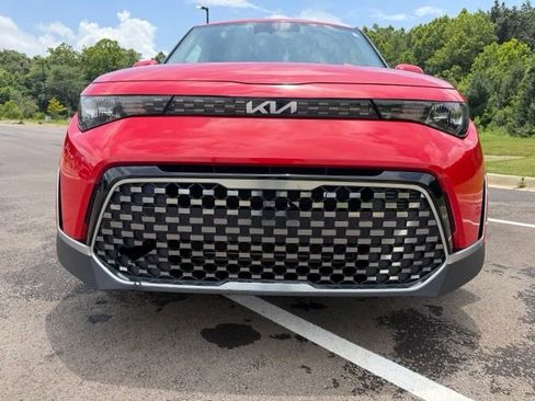 Used 2023 Kia Soul EX FWD image 2