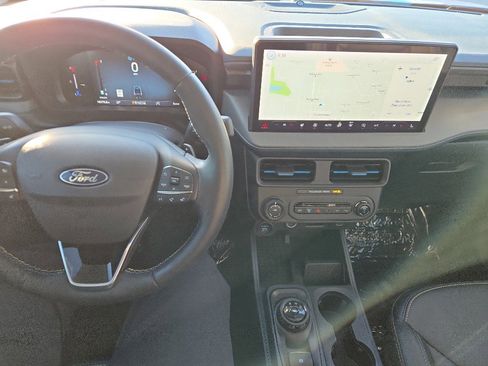 Used 2025 Ford Maverick Lobo image 13