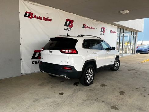 Used 2018 Jeep Cherokee Limited image 8