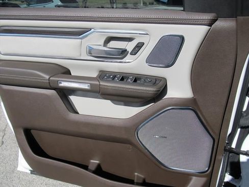 Used 2025 RAM 1500 Laramie image 18