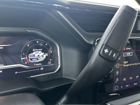 Used 2024 GMC Sierra 2500 AT4 w/ AT4 Preferred Package image 16