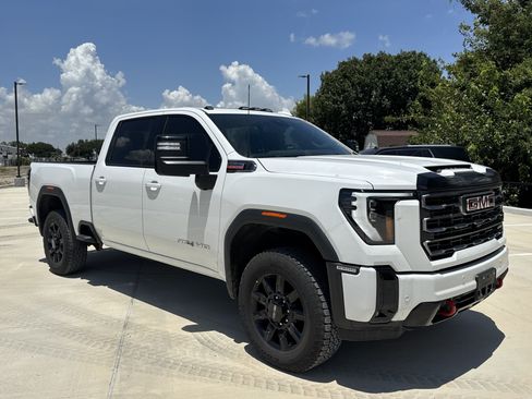 Used 2026 GMC Sierra 2500 AT4 AWD/4WD image 16