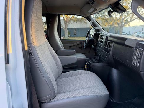 Used 2025 GMC Savana 3500 LT w/ LT Preferred Equipment Group image 12