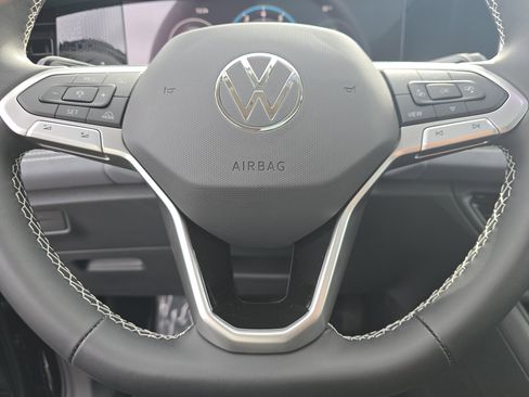 New 2026 Volkswagen Tiguan SE image 21