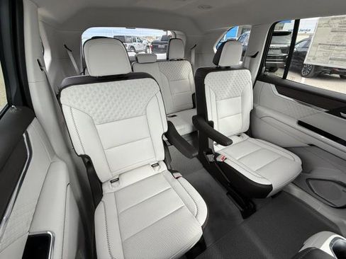 New 2026 GMC Acadia Denali w/ Super Cruise Package image 36