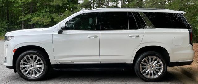 Used 2022 Cadillac Escalade Premium Luxury AWD/4WD image 4