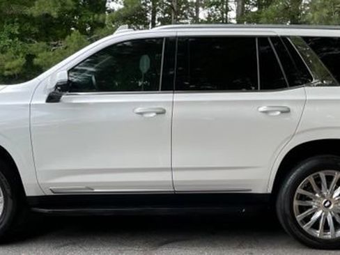 Used 2022 Cadillac Escalade Premium Luxury AWD/4WD image 4