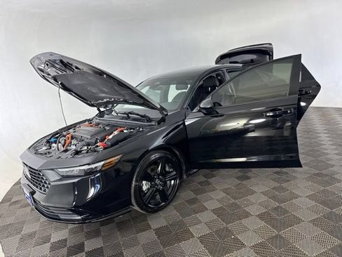 Used 2025 Honda Accord Sport image 13