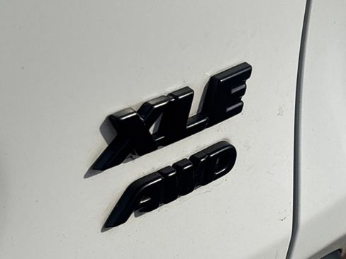 Used 2020 Toyota RAV4 XLE Premium image 35