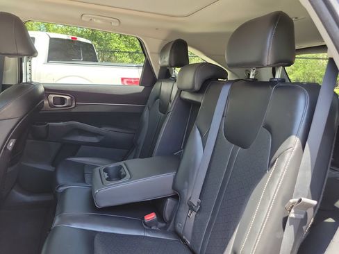 Used 2023 Kia Sorento S w/ Panoramic Sunroof Package FWD image 13