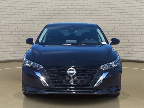 Used 2025 Nissan Sentra SV image 2