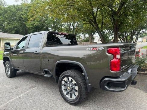 Used 2023 Chevrolet Silverado 2500 4x4 Crew Cab Custom w/ Custom Value Package image 5