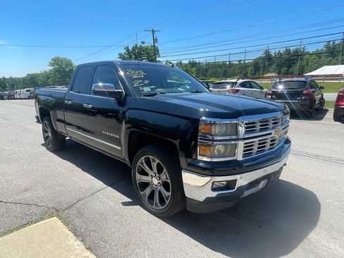 Used 2015 Chevrolet Silverado 1500 LTZ Z71 w/ LTZ Plus Package AWD/4WD image 3