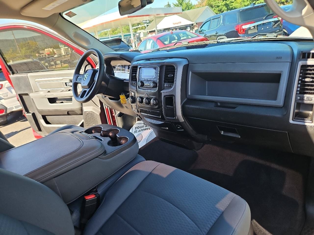 Used 2018 RAM 1500 Express AWD/4WD image 18
