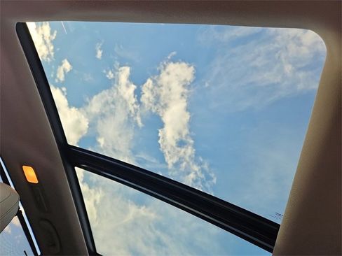 Used 2022 Subaru Ascent Limited w/ Technology Package image 14