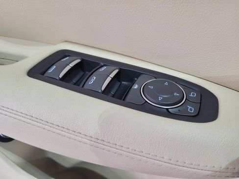 Used 2018 Cadillac XT5 FWD image 54