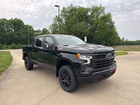 New 2026 Chevrolet Silverado 1500 LT Trail Boss w/ LT Trail Boss Premium Package AWD/4WD image 3